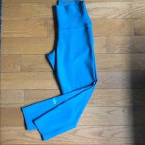 Women’s Alo 3/4 length yoga legging